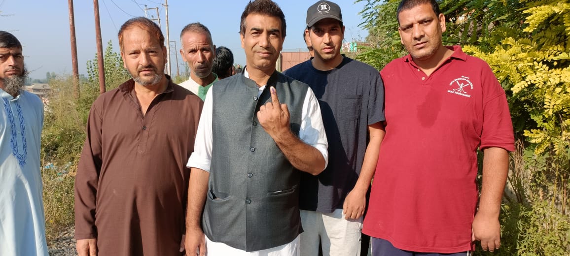 Dr. Bilal Ahmad Bhat Casts His First Vote in 47 Years, Running as Independent Candidate in Pampore Constituency