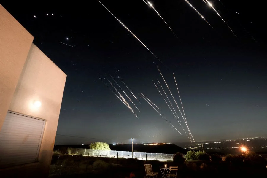 Iran Launches Hypersonic Strikes on Tel Aviv as Trump Demands ‘Unconditional Surrender’