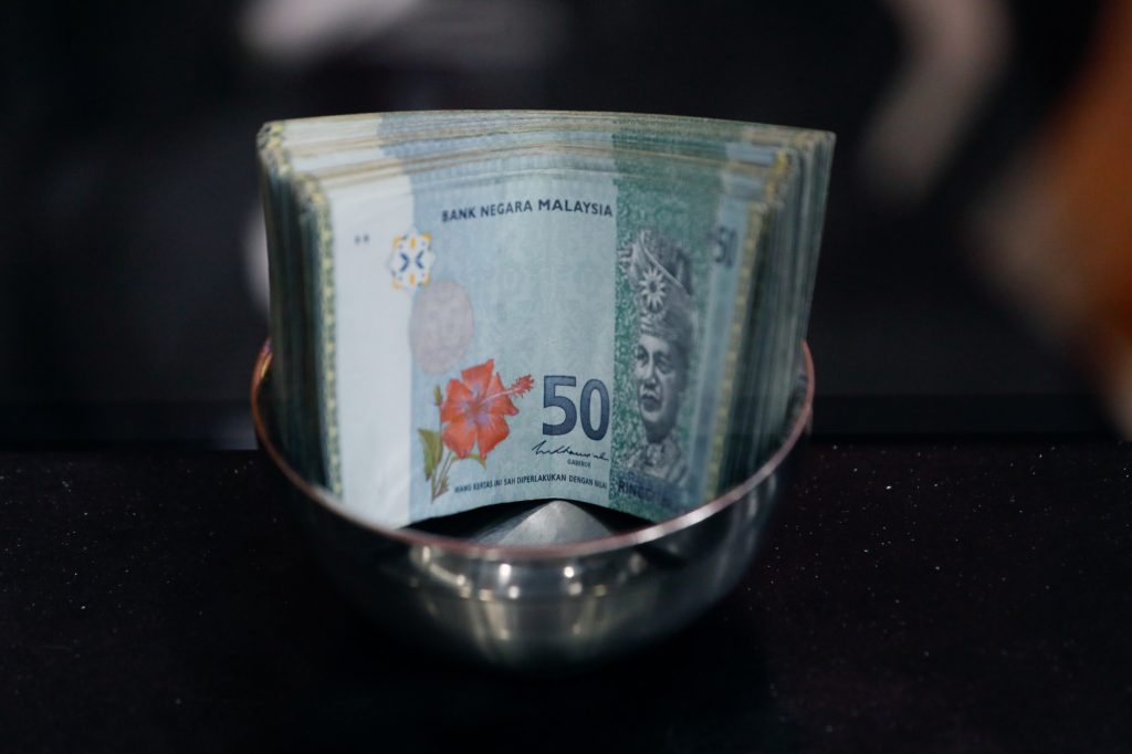 Malaysia’s Ringgit Soars to a 13-Month High: A Sign of Renewed Economic Confidence