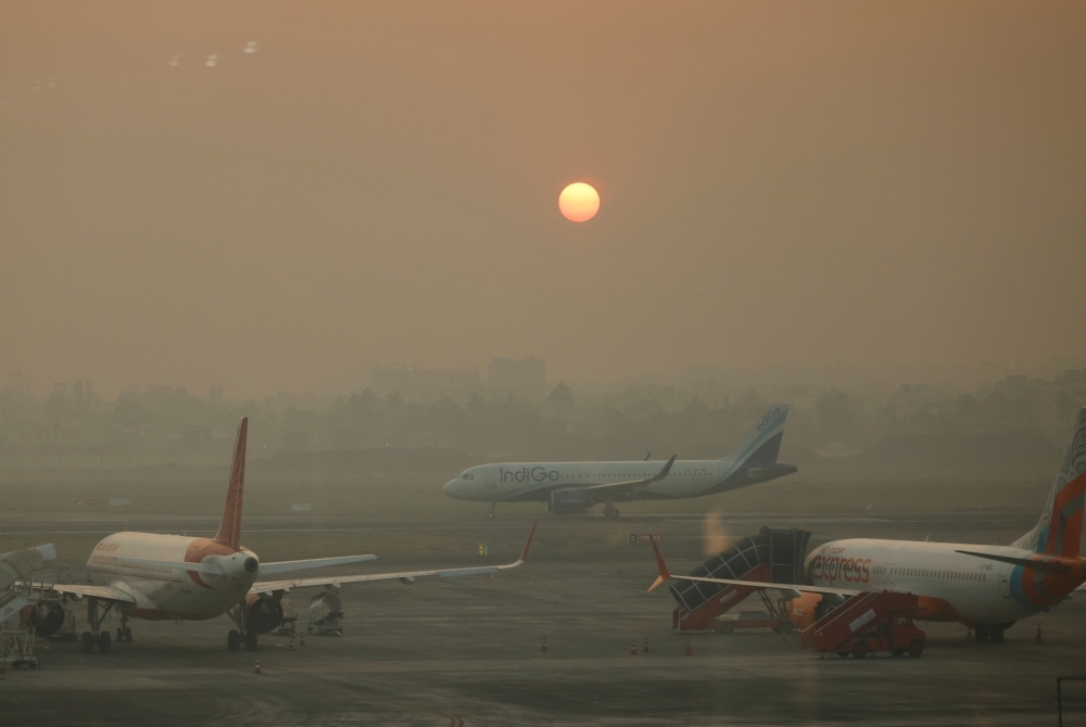 Delhi Airport Disruptions: Over 100 Flights Cancelled Amid Dense Fog and Smog